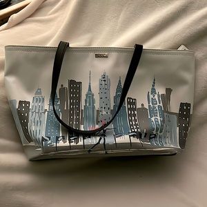 Like new, 💎rare Kate Spade NYC Rockefeller Center 💎tote, winter scene.